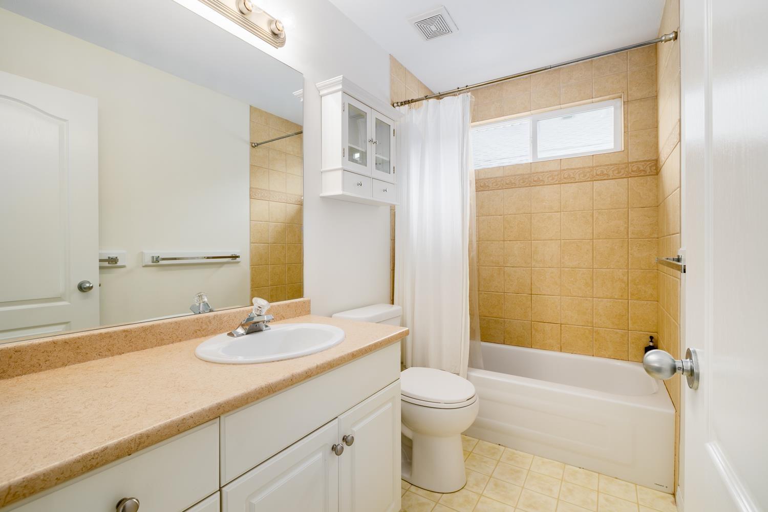 102 8888 216 STREET, Langley