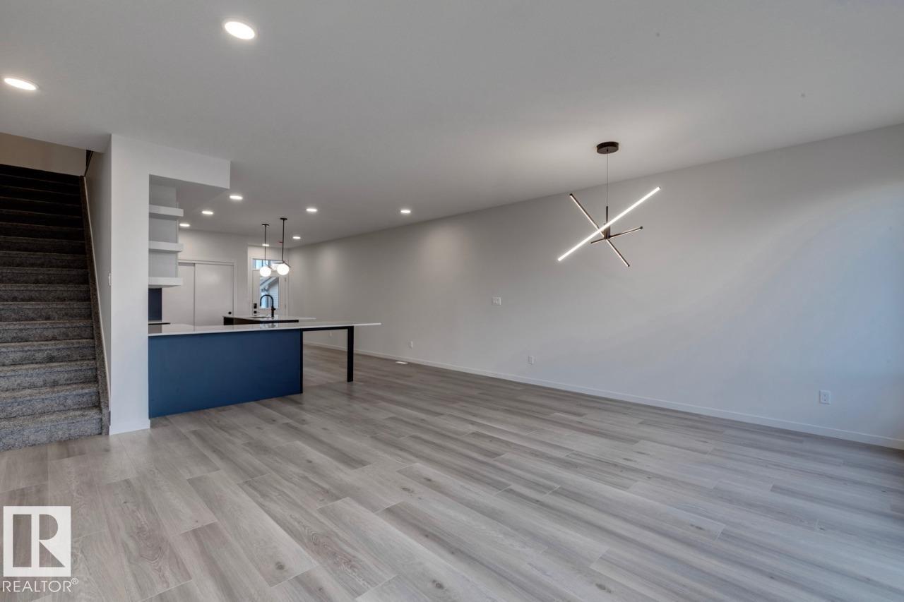 308 30 ST SW, Edmonton