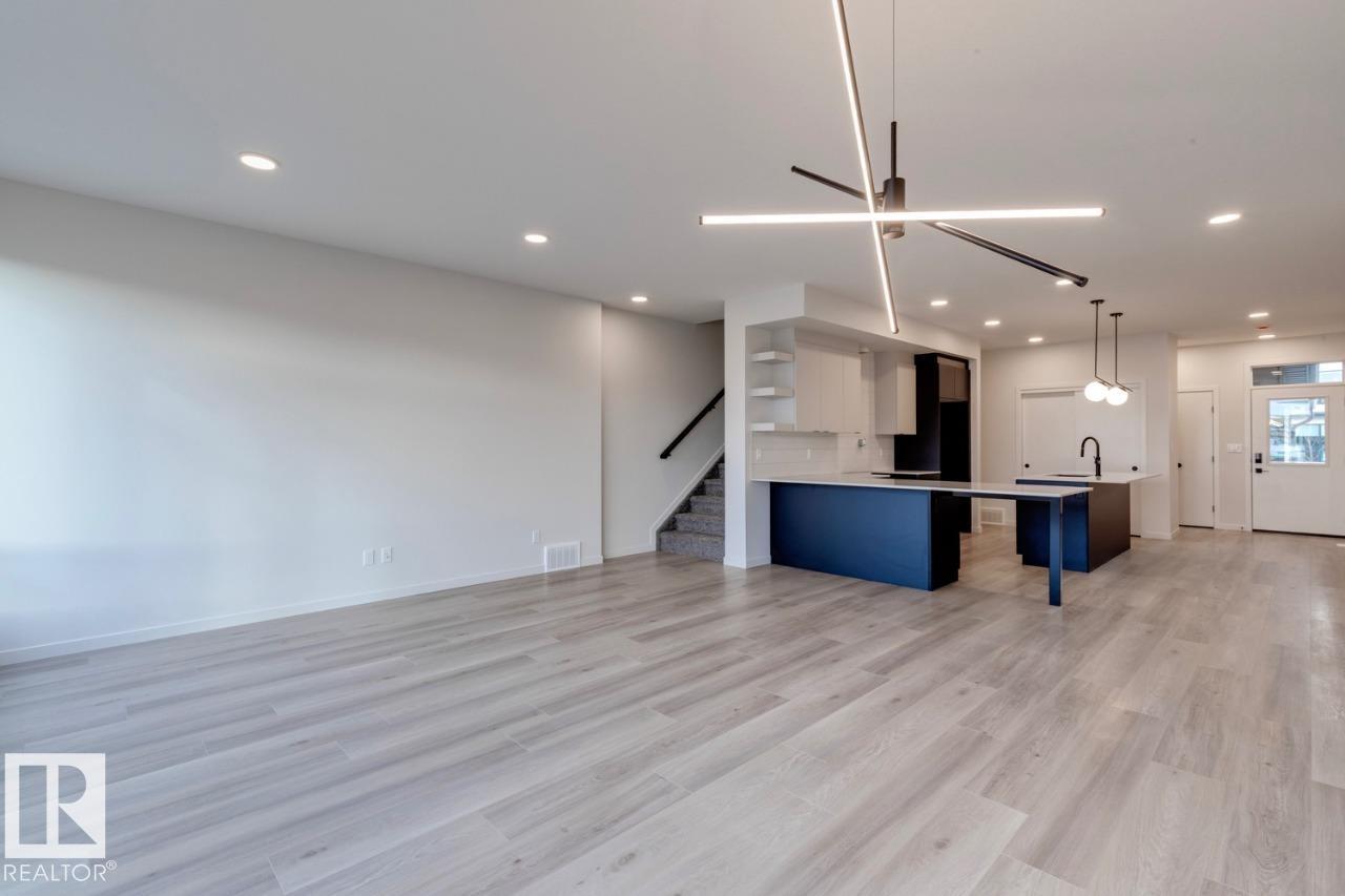 308 30 ST SW, Edmonton