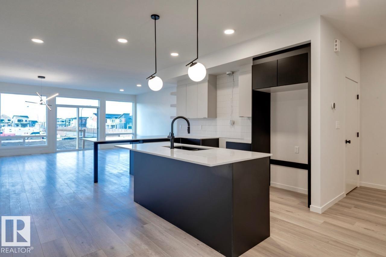 308 30 ST SW, Edmonton