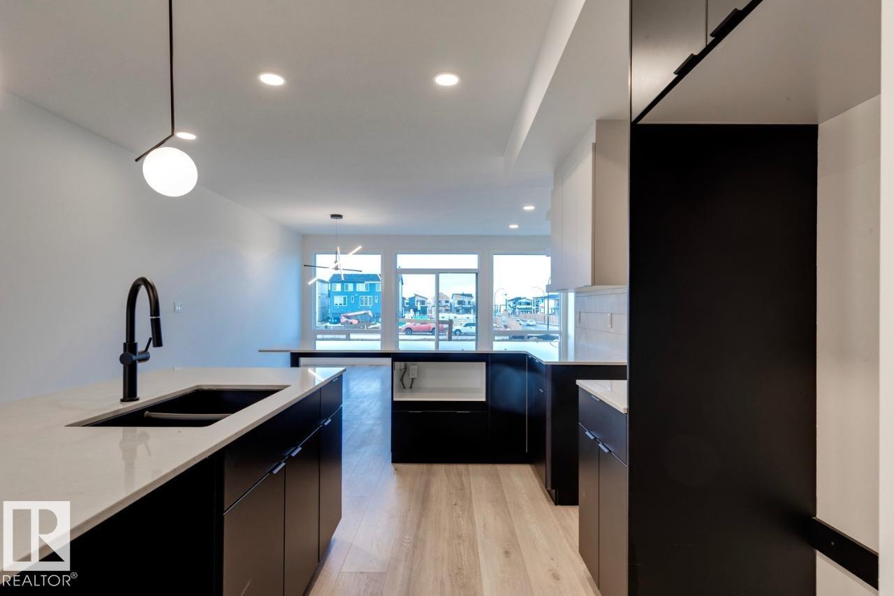 308 30 ST SW, Edmonton