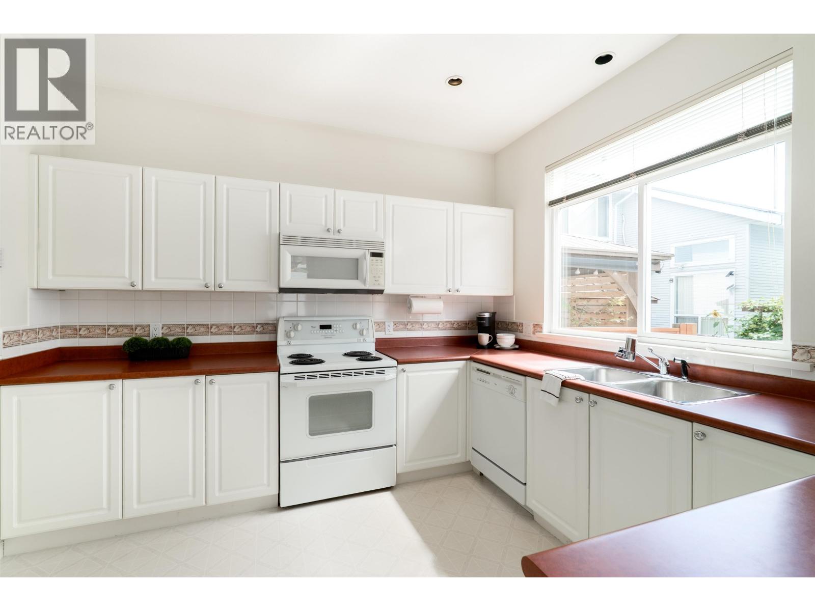 19846 BUTTERNUT LANE, Pitt Meadows