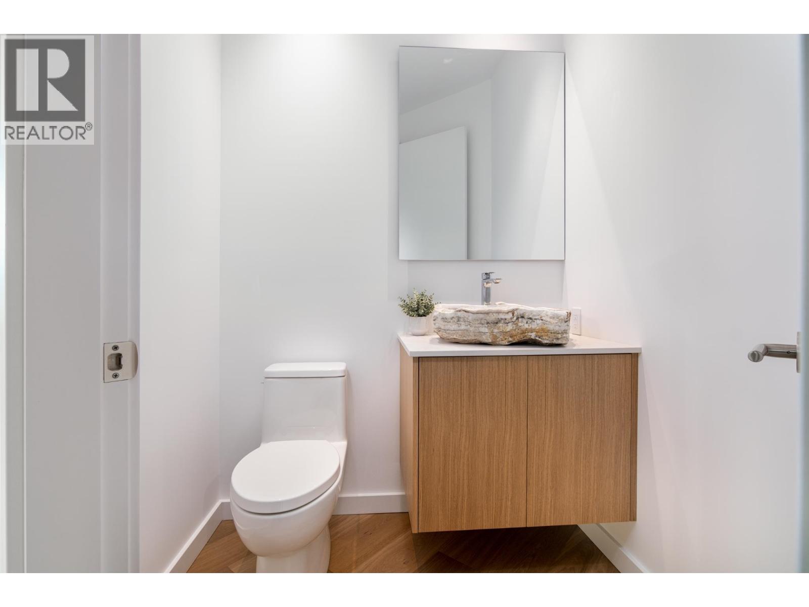 1780 PINEWOOD DRIVE, Pemberton