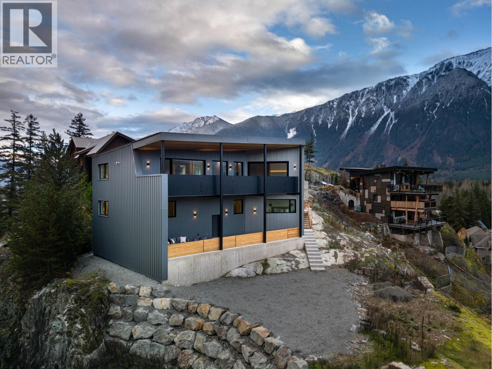 1780 PINEWOOD DRIVE, Pemberton