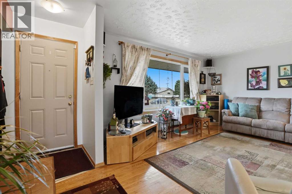 Single Family House Bungalow for Sale in  Fordham Crescent SE Forest Heights Calgary 