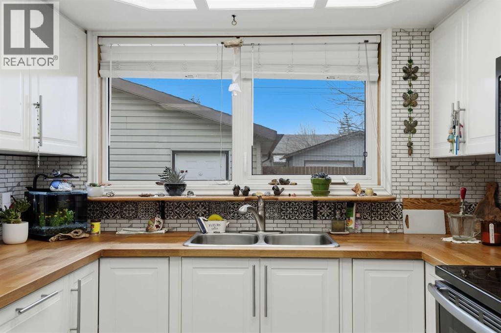 Single Family House Bungalow for Sale in  Fordham Crescent SE Forest Heights Calgary 