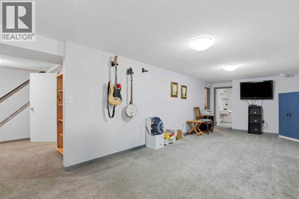 Single Family House Bungalow for Sale in  Fordham Crescent SE Forest Heights Calgary 