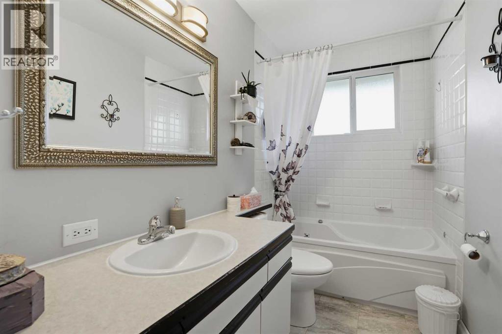 Single Family House Bungalow for Sale in  Fordham Crescent SE Forest Heights Calgary 