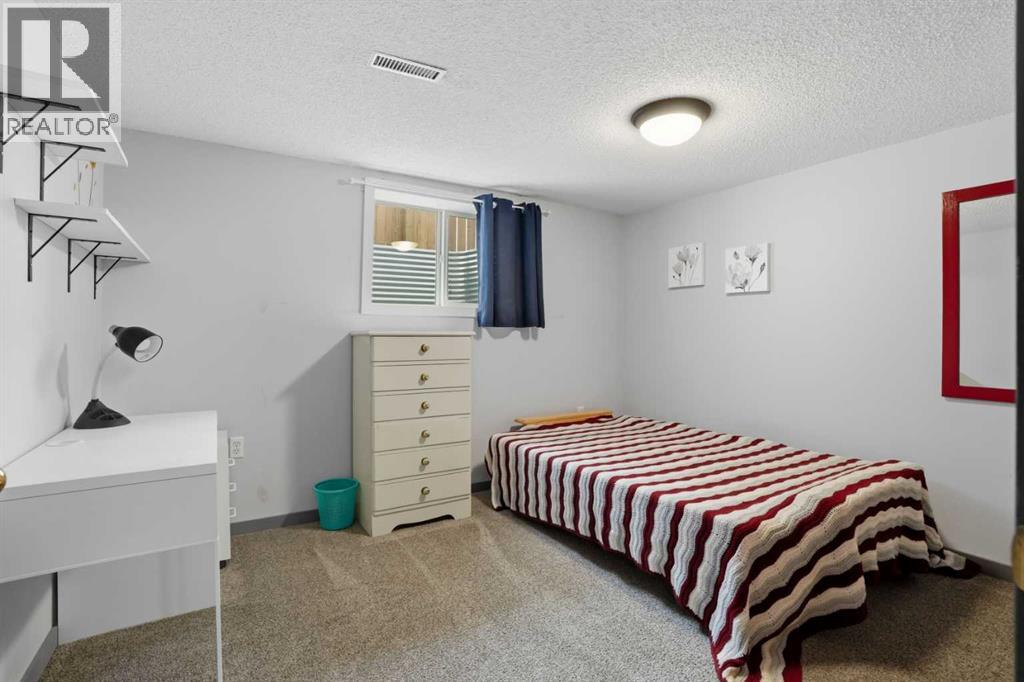 Single Family House Bungalow for Sale in  Fordham Crescent SE Forest Heights Calgary 