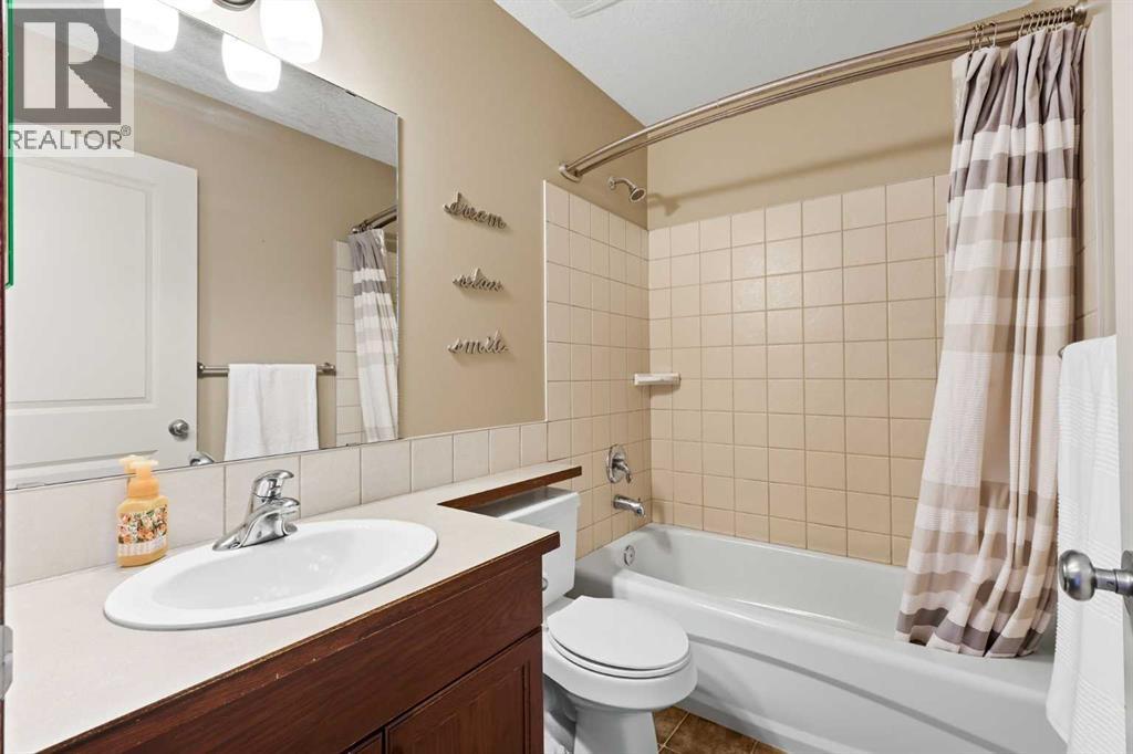 155 Sunset Close, Cochrane