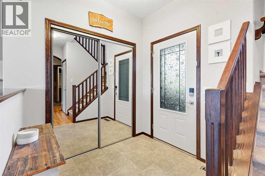 155 Sunset Close, Cochrane