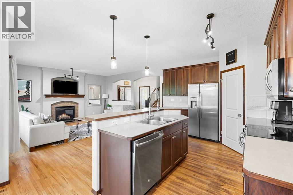 155 Sunset Close, Cochrane