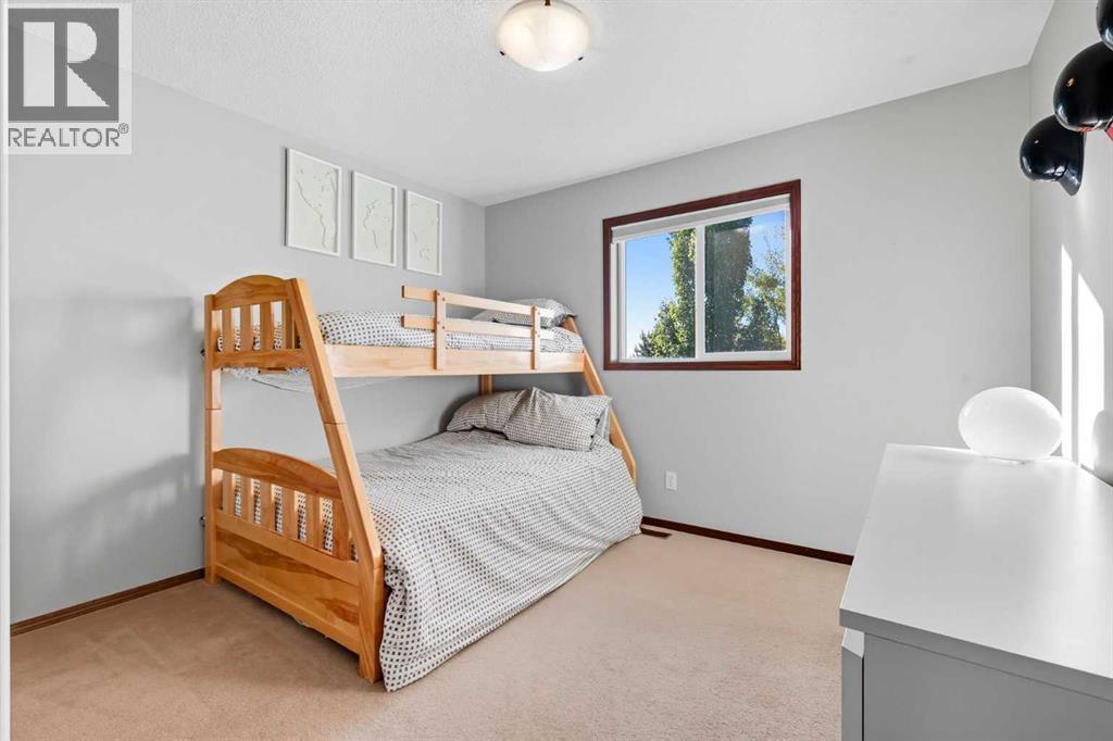 155 Sunset Close, Cochrane