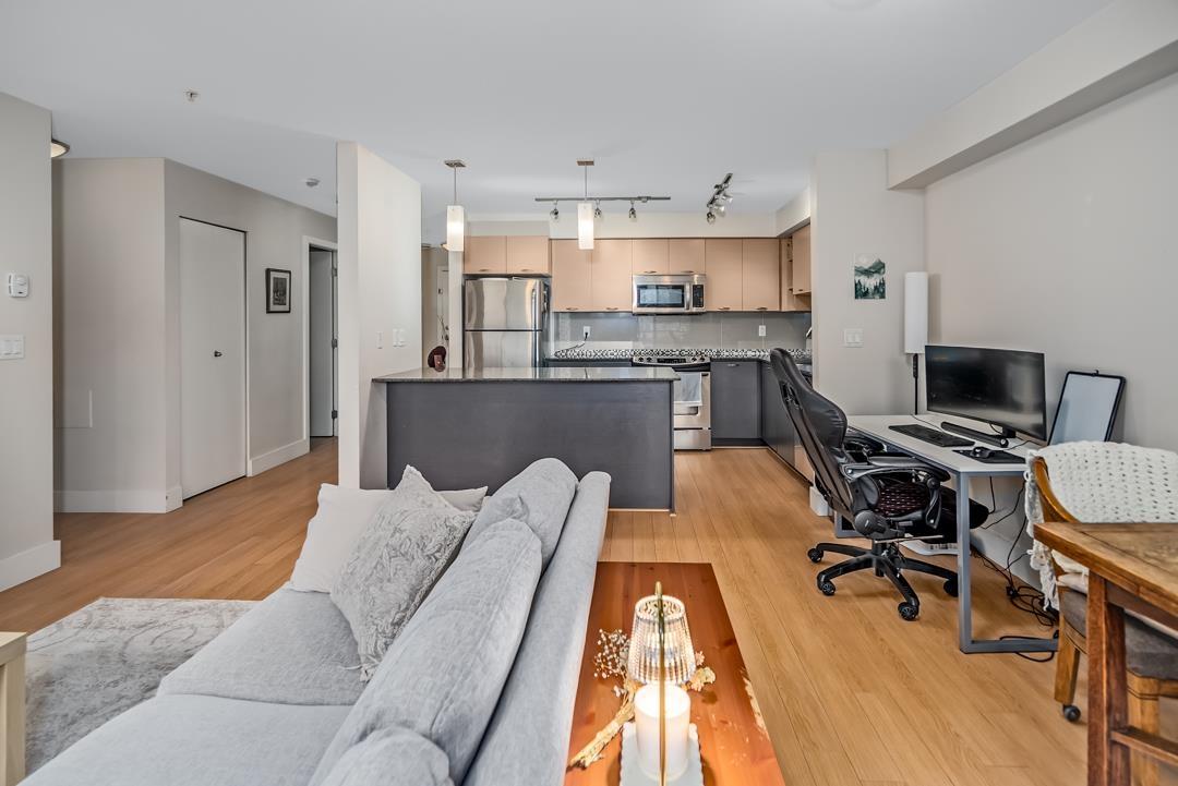 301 2233 MCKENZIE ROAD, Abbotsford