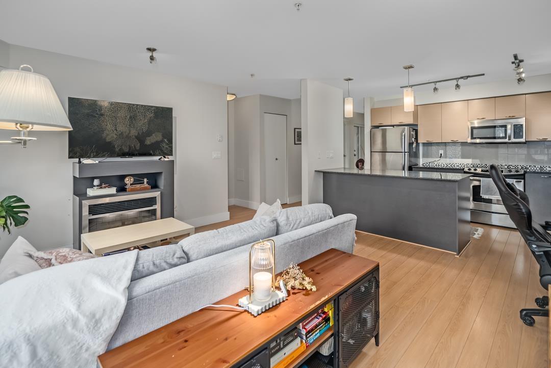 301 2233 MCKENZIE ROAD, Abbotsford