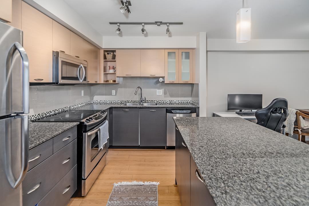 301 2233 MCKENZIE ROAD, Abbotsford