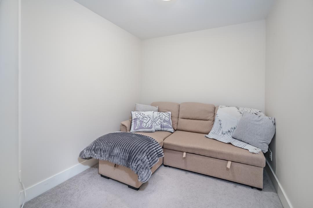 301 2233 MCKENZIE ROAD, Abbotsford