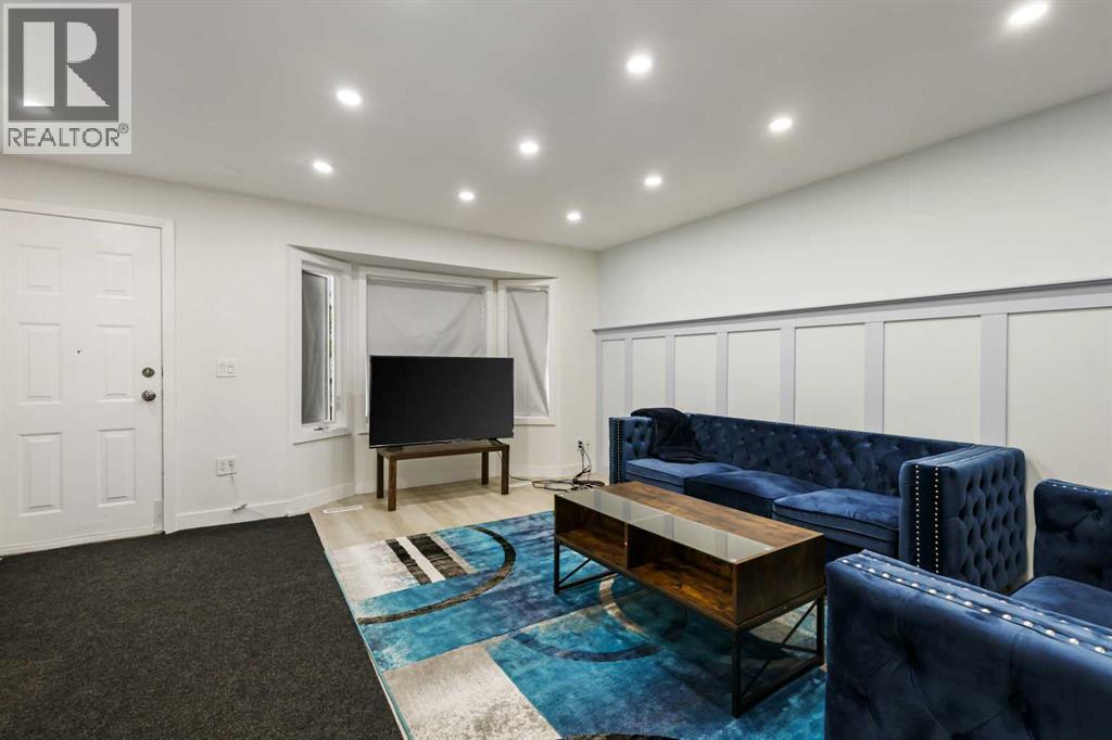 Single Family House for Sale in  Falshire Terrace NE Falconridge Calgary 