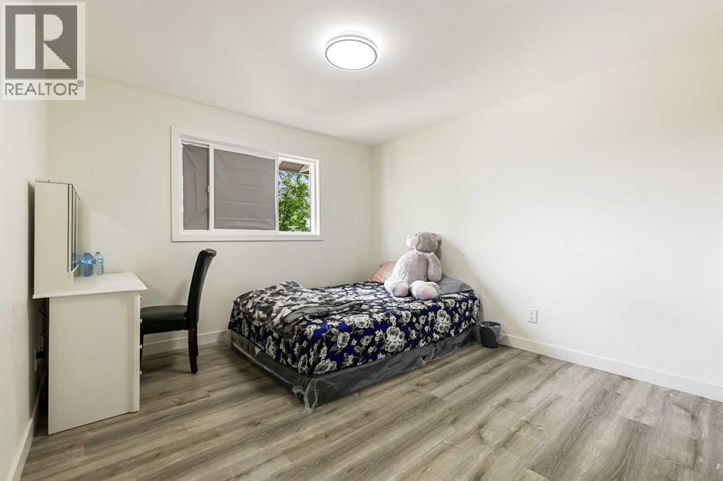 Single Family House for Sale in  Falshire Terrace NE Falconridge Calgary 