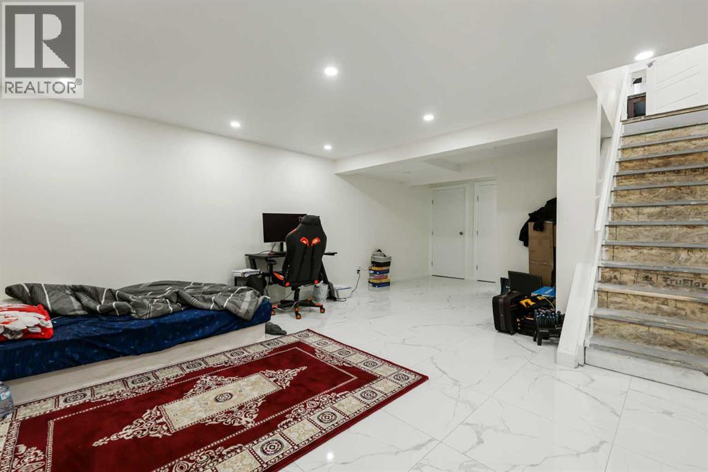 Single Family House for Sale in  Falshire Terrace NE Falconridge Calgary 