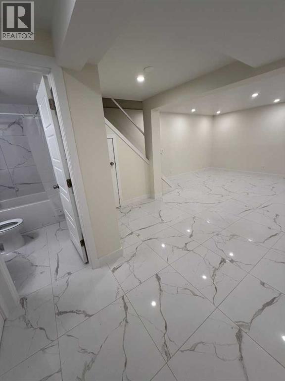 Single Family House for Sale in  Falshire Terrace NE Falconridge Calgary 