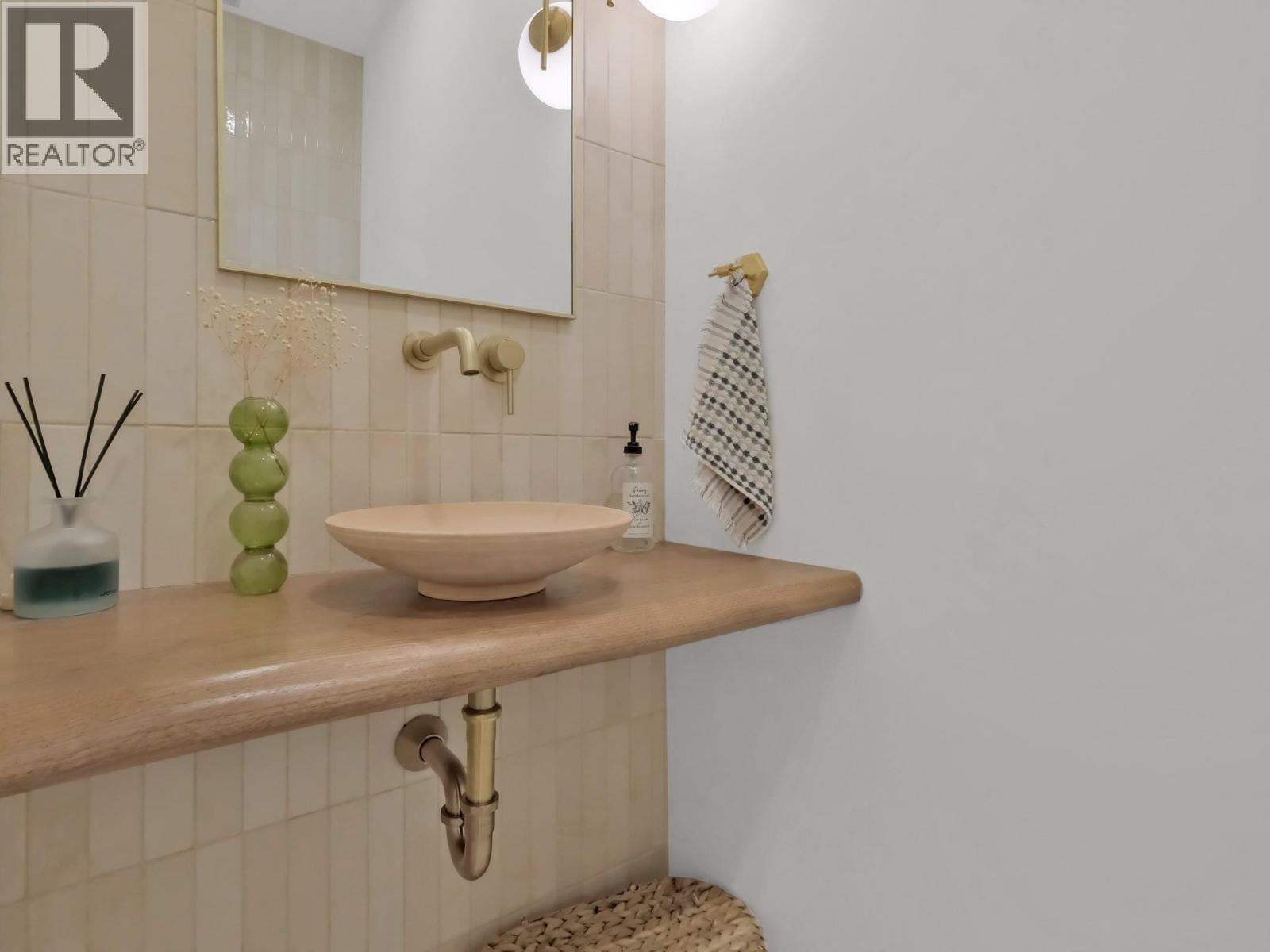 9485 Houghton Road, Fintry