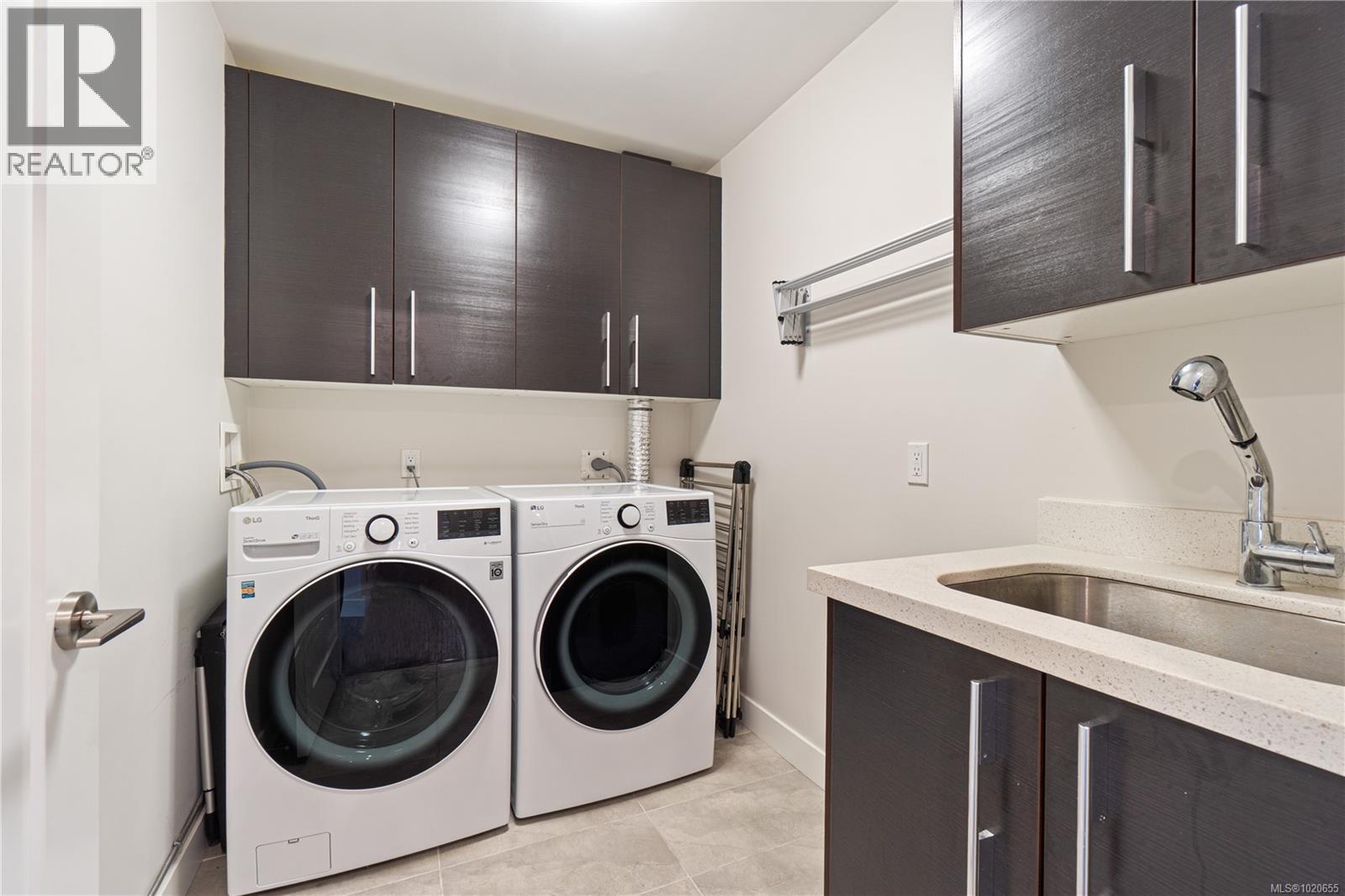 203 439 College Rd, Qualicum Beach