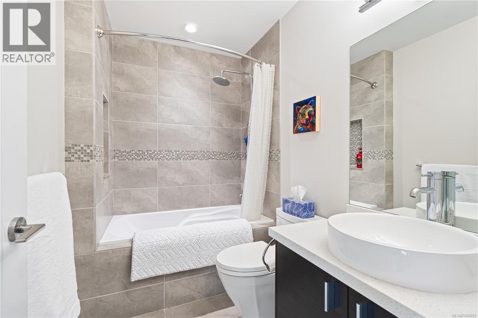 203 439 College Rd, Qualicum Beach