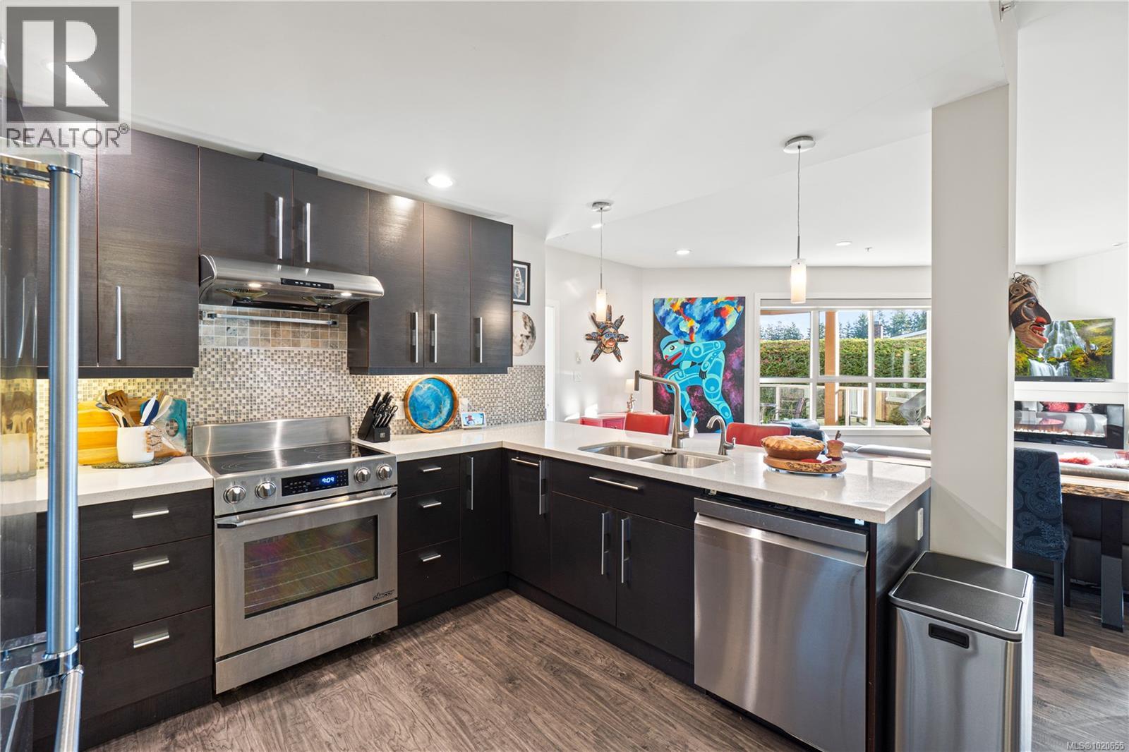 203 439 College Rd, Qualicum Beach