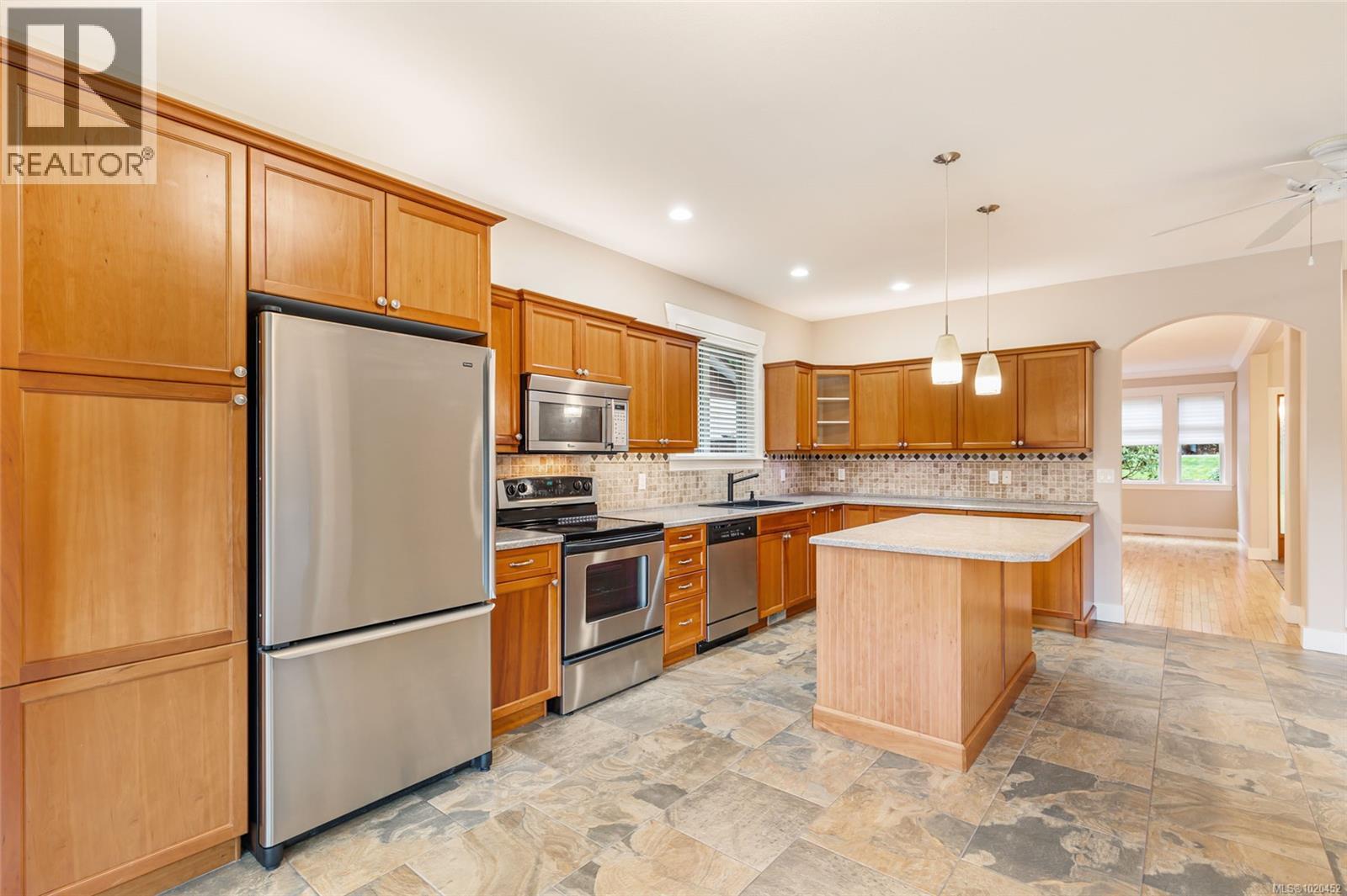 345 Dorset Rd, Qualicum Beach