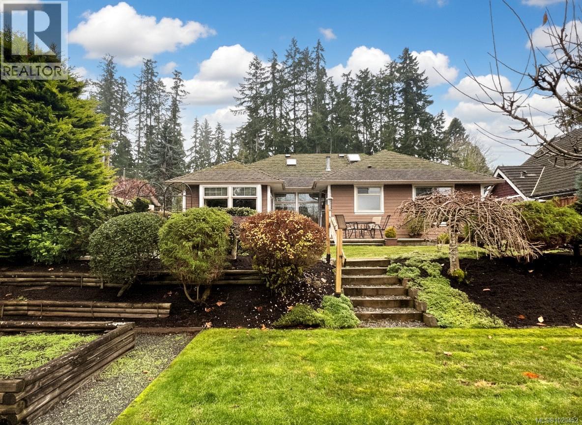345 Dorset Rd, Qualicum Beach