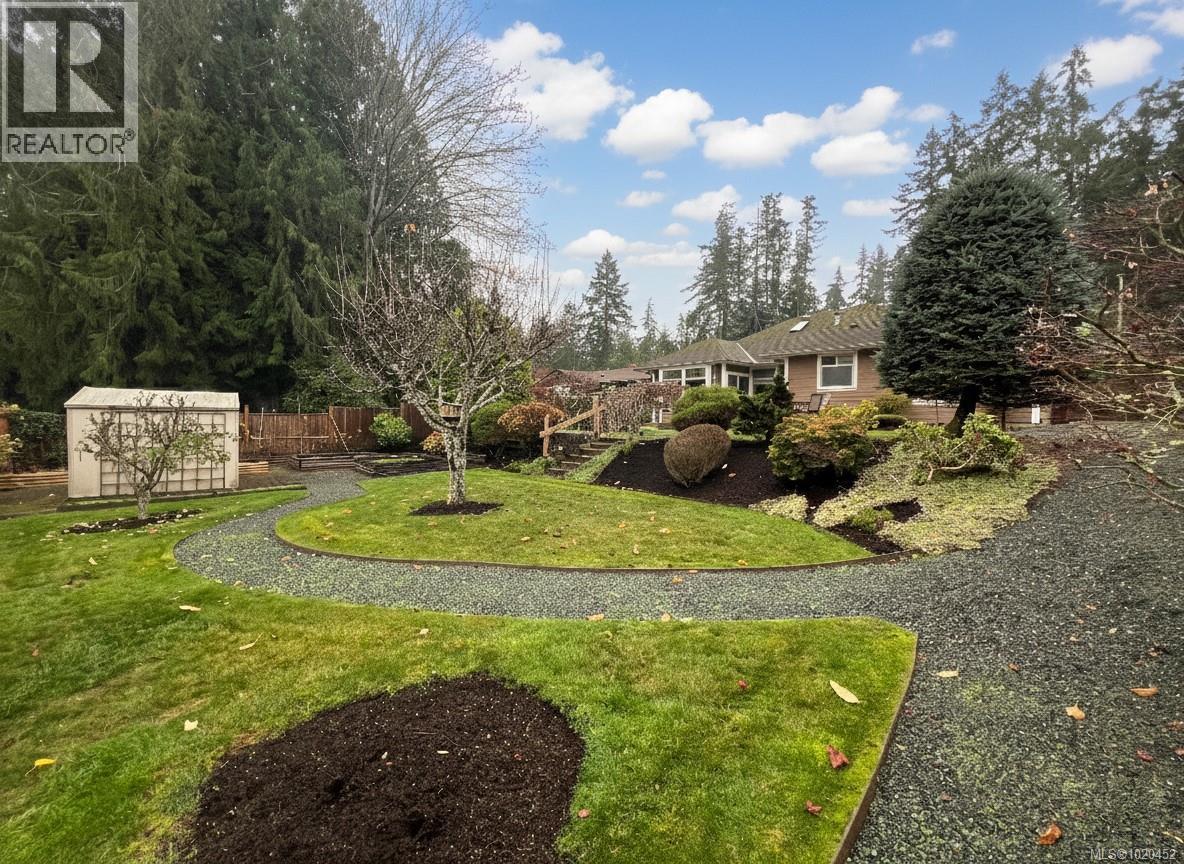 345 Dorset Rd, Qualicum Beach