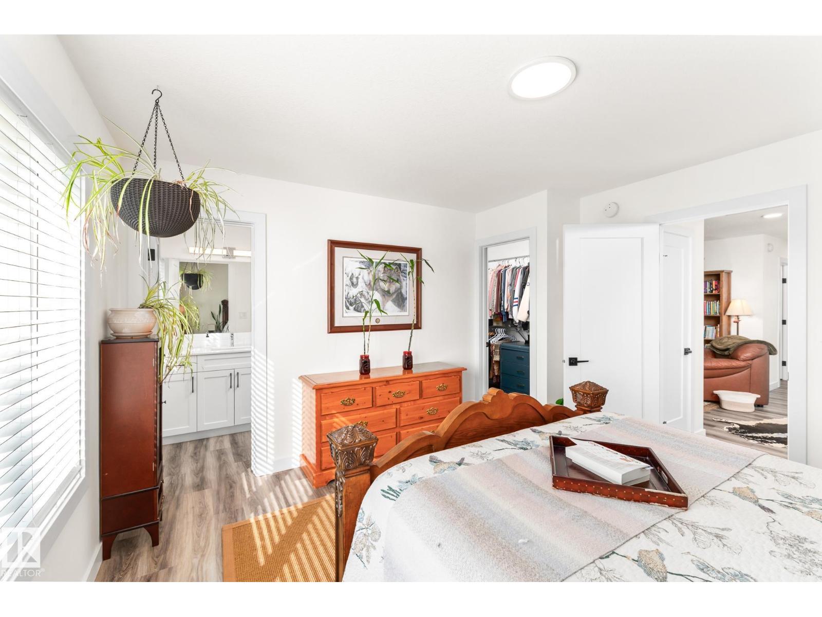 22607 80 AV NW, Edmonton