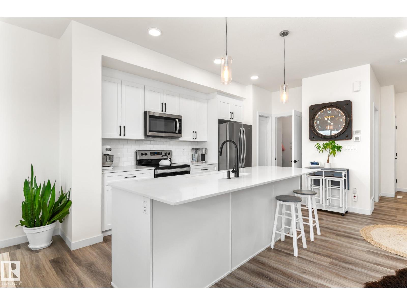 22607 80 AV NW, Edmonton