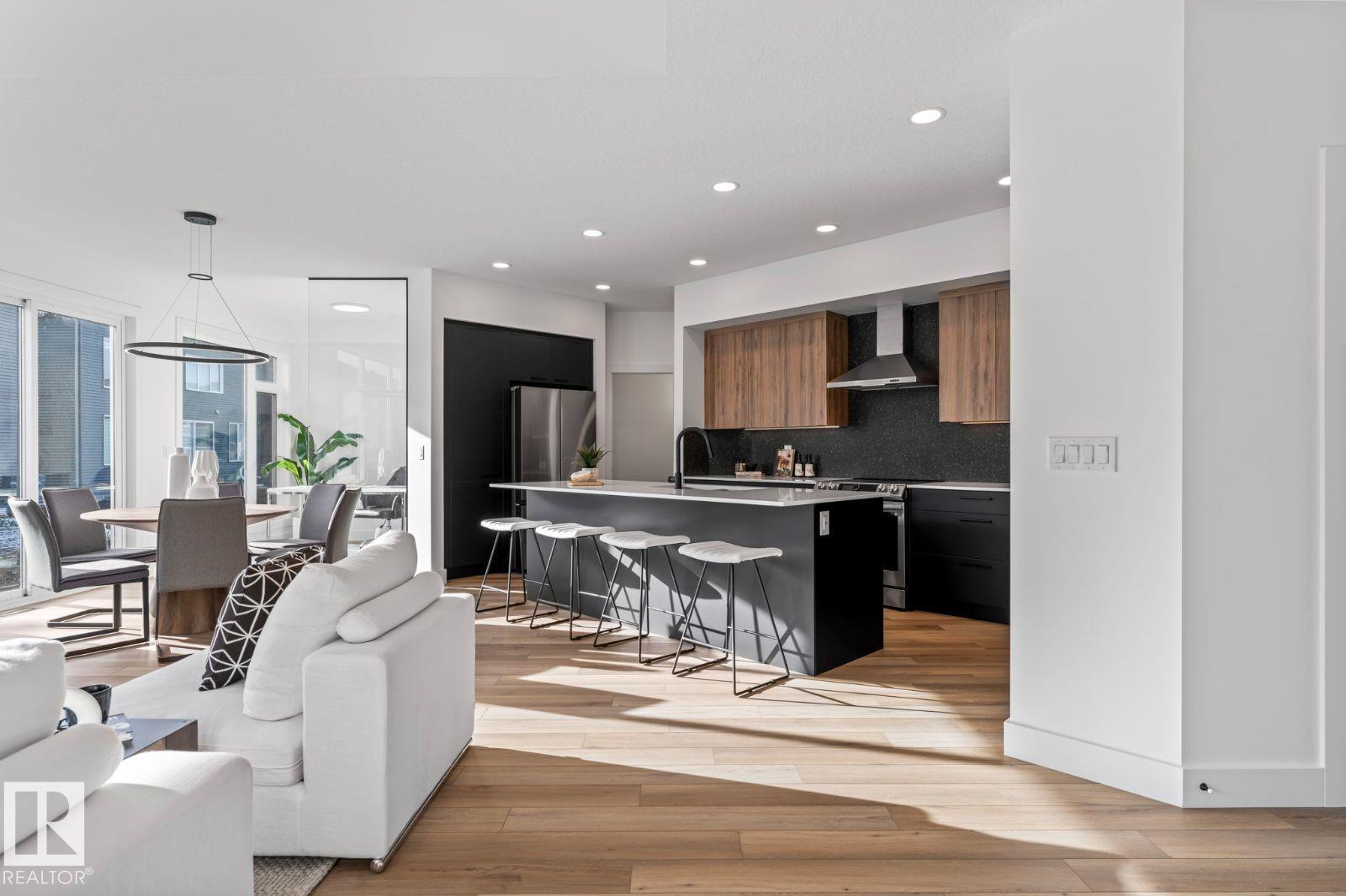 5827 KOOTOOK LI SW, Edmonton