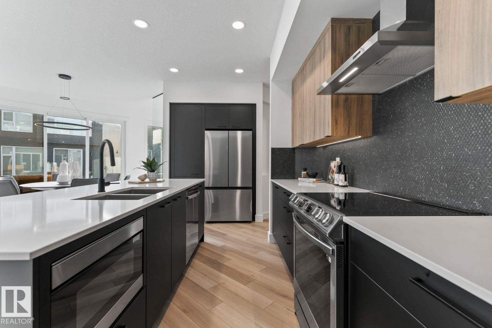 5827 KOOTOOK LI SW, Edmonton