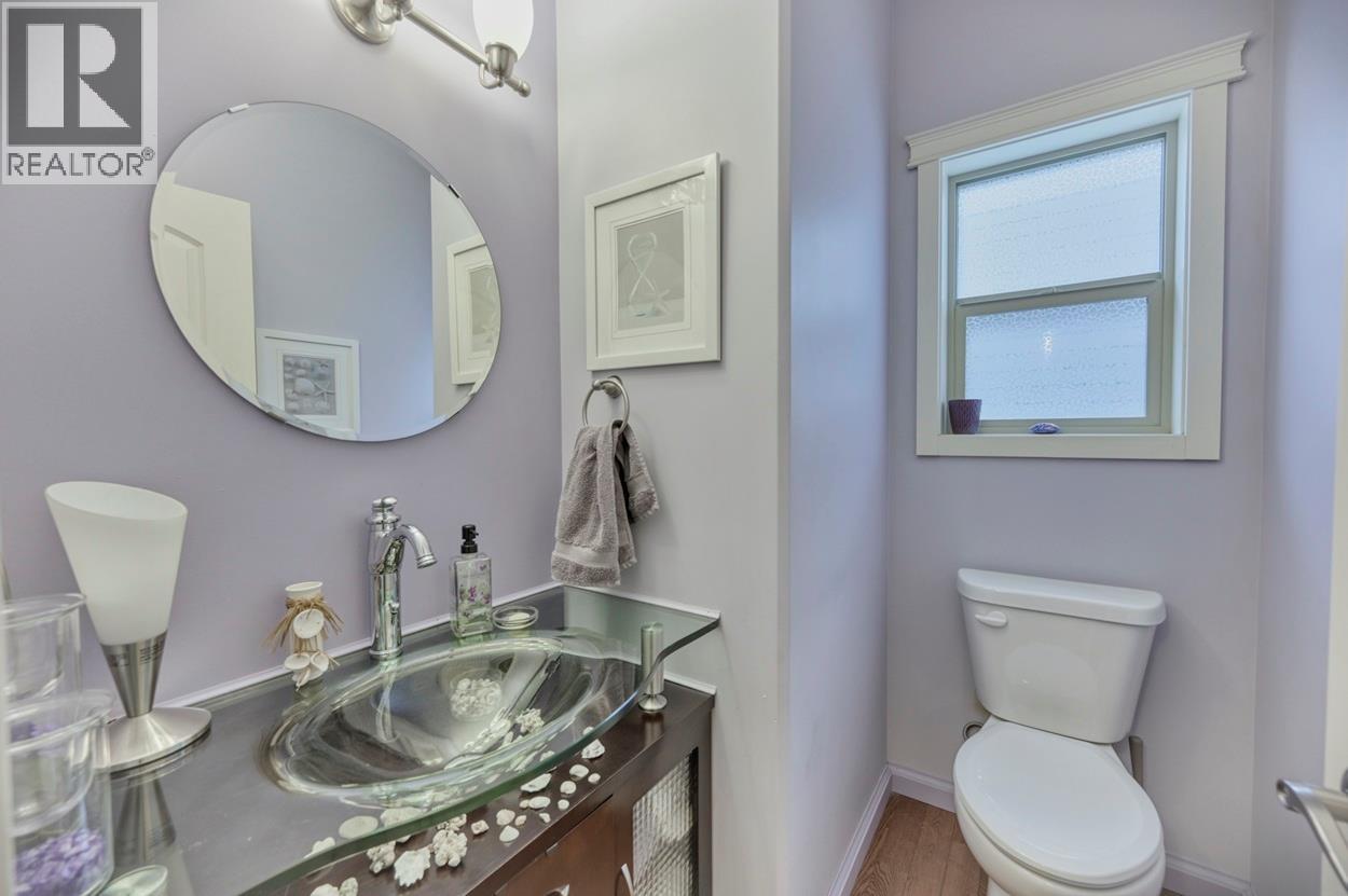 6933 Mountainview Drive, Oliver