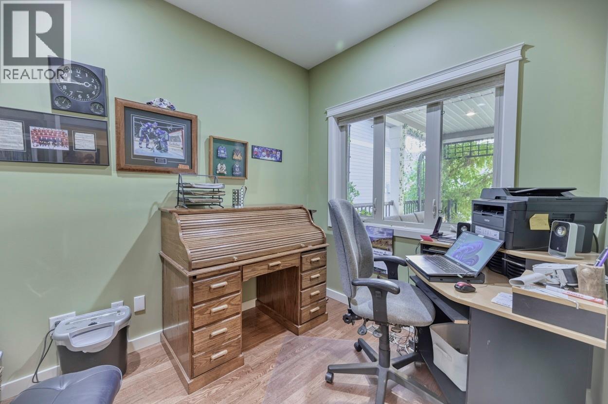 6933 Mountainview Drive, Oliver