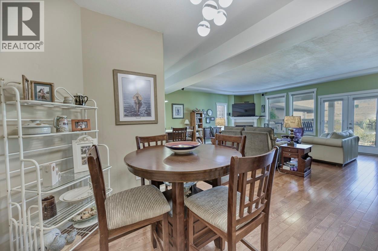 6933 Mountainview Drive, Oliver