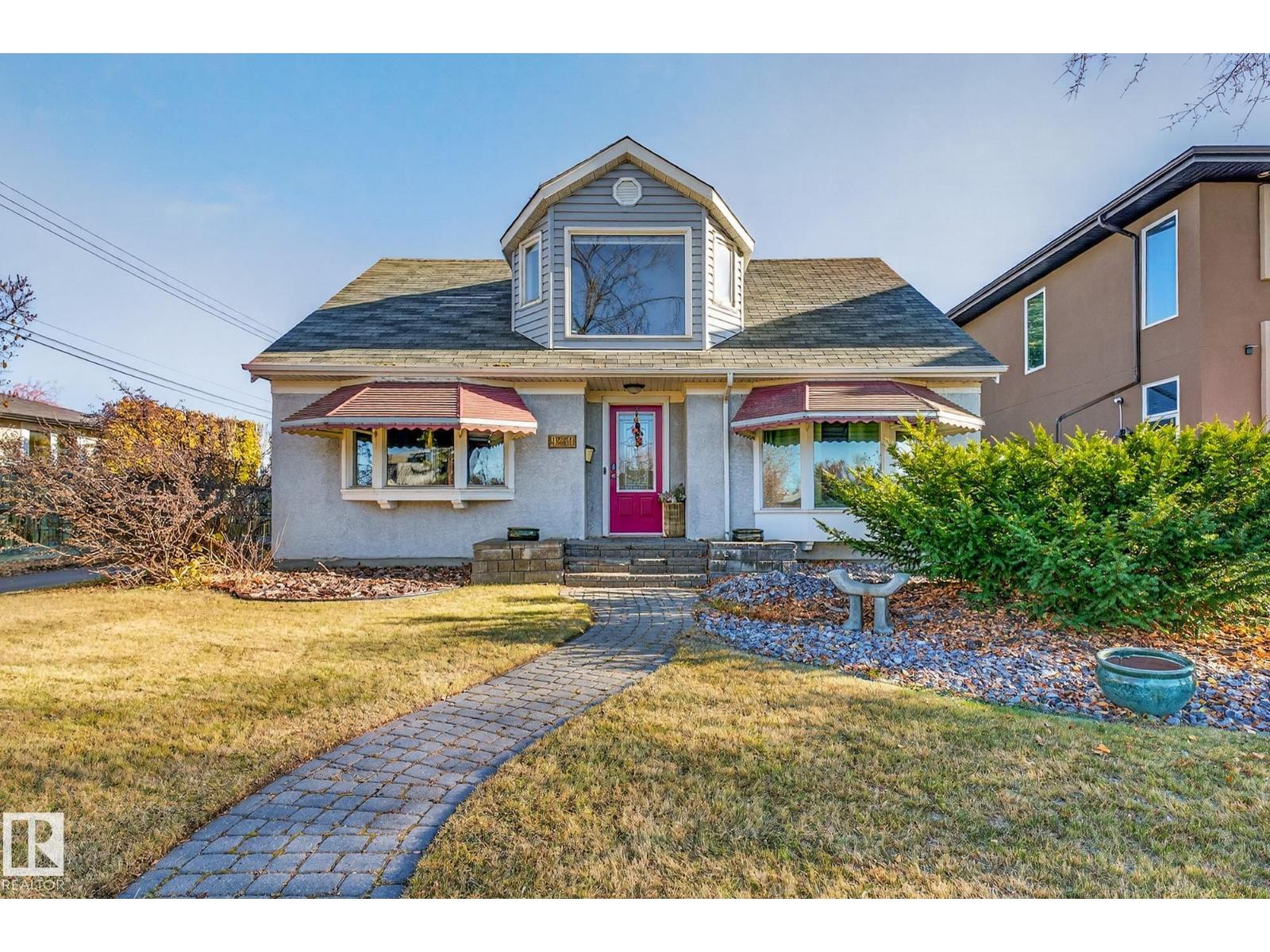 9259 STRATHEARN DR NW, Edmonton