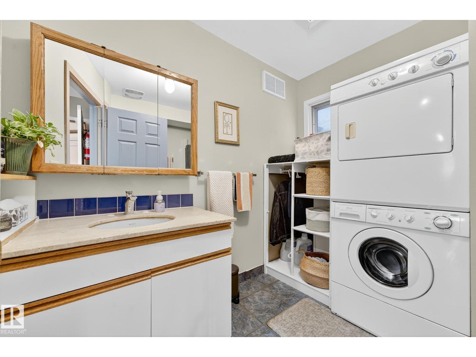 9259 STRATHEARN DR NW, Edmonton