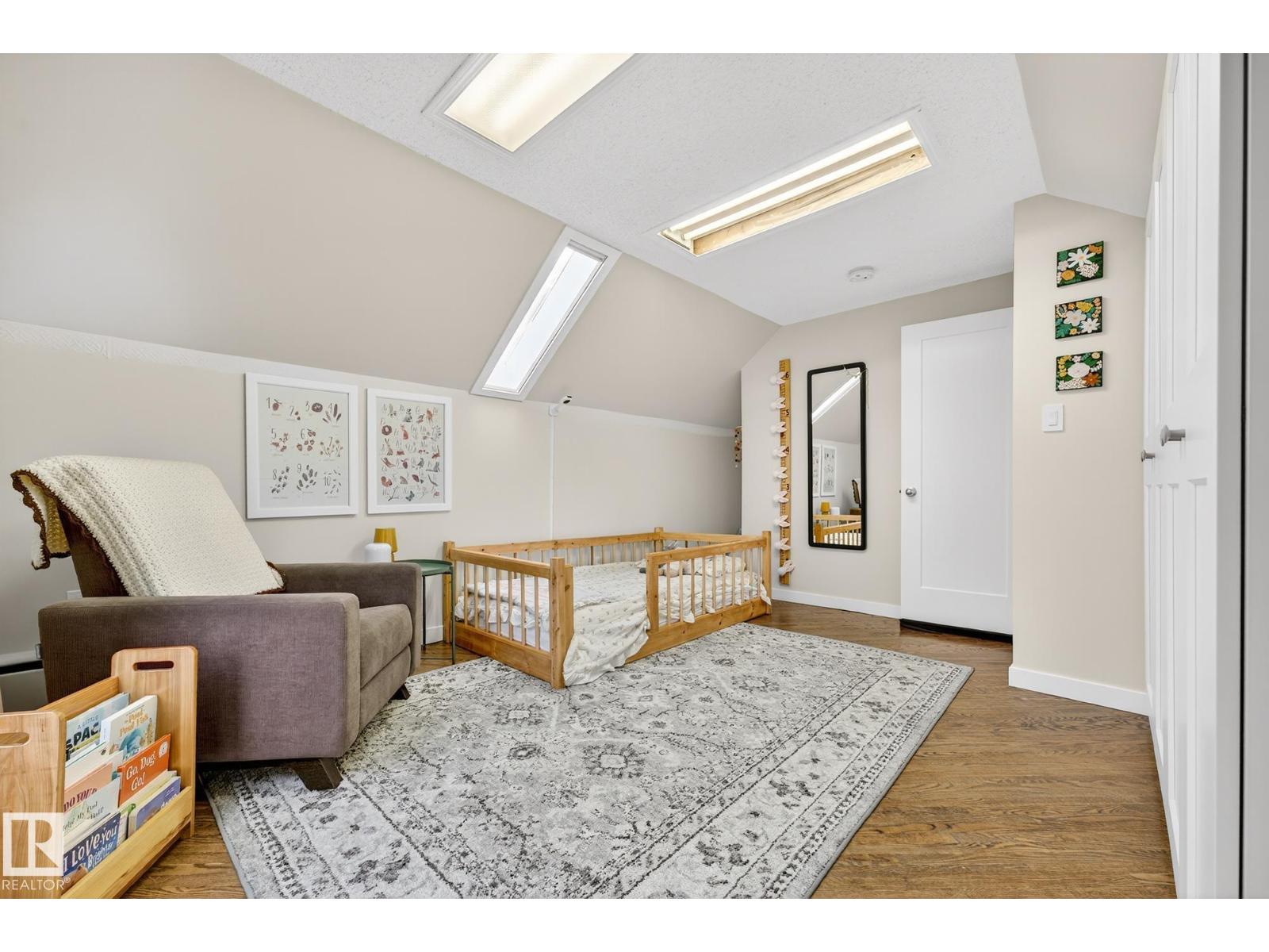 9259 STRATHEARN DR NW, Edmonton