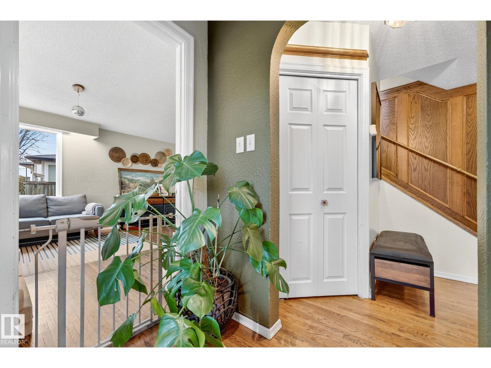 9259 STRATHEARN DR NW, Edmonton