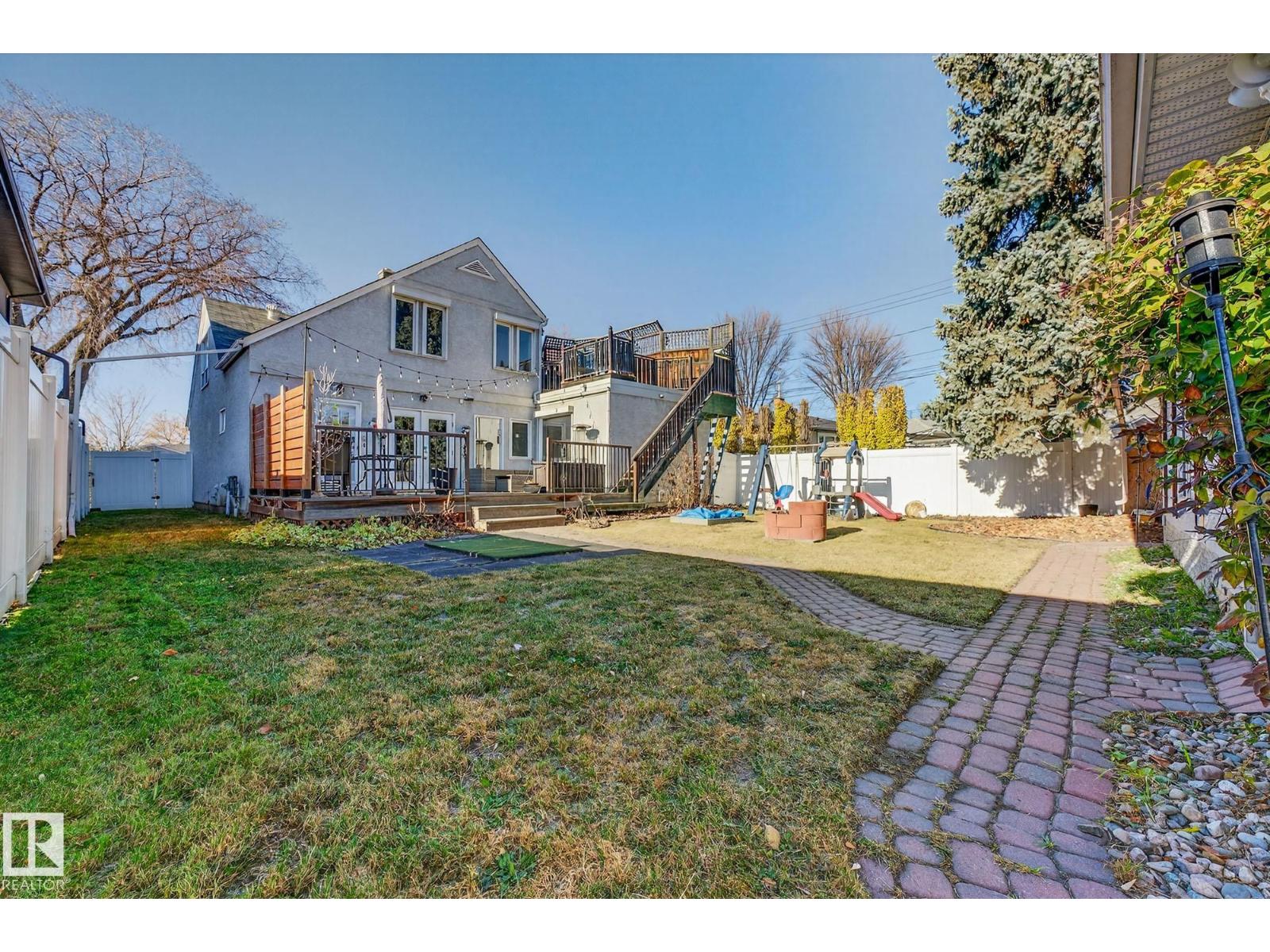 9259 STRATHEARN DR NW, Edmonton