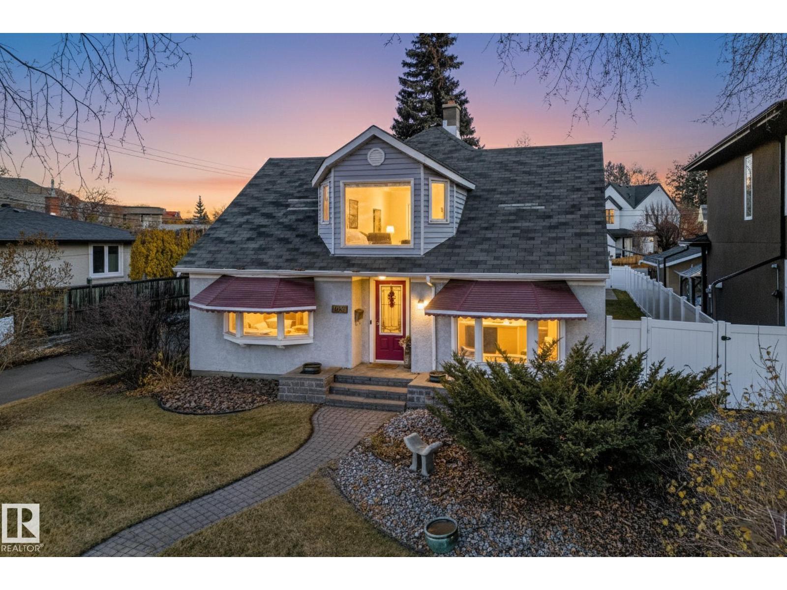 9259 STRATHEARN DR NW, Edmonton