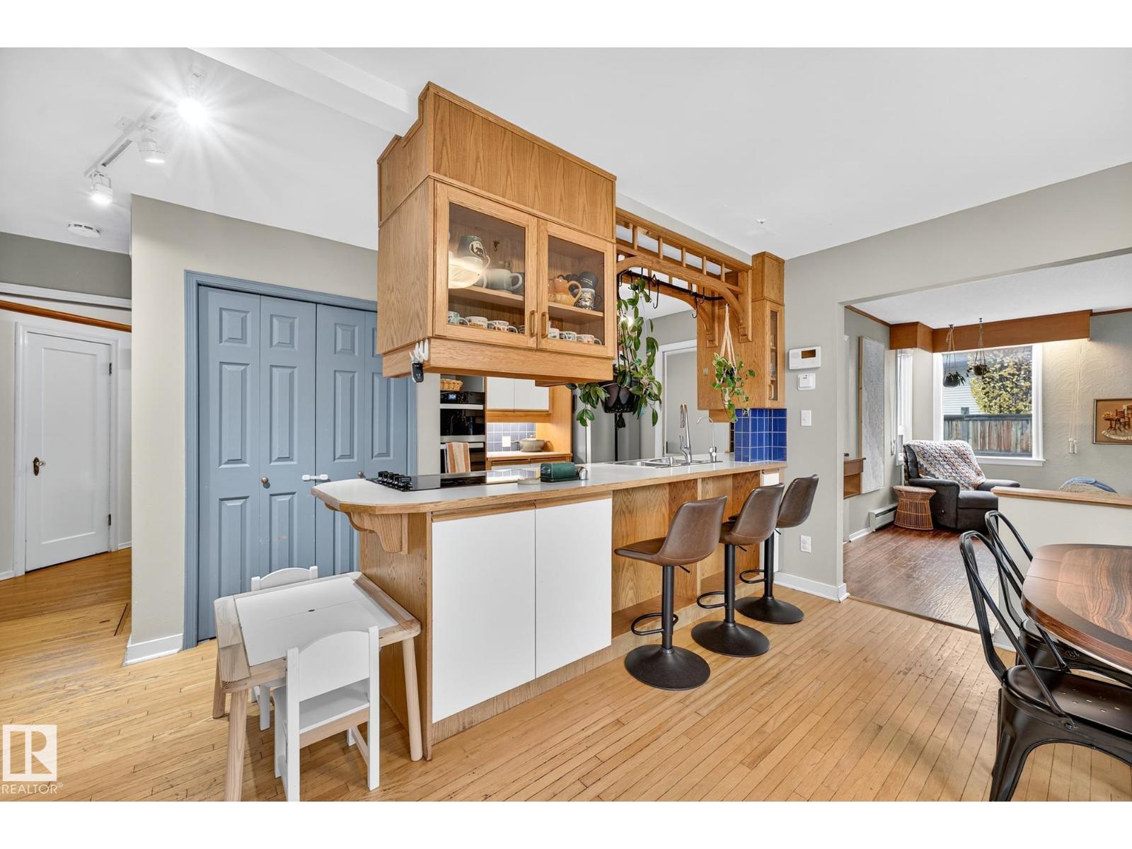 9259 STRATHEARN DR NW, Edmonton