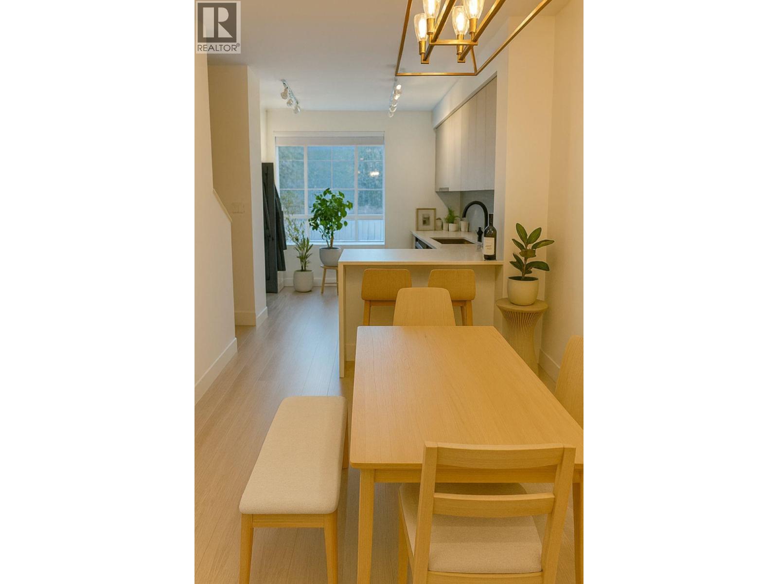 1344 HALYARD PLACE, Squamish