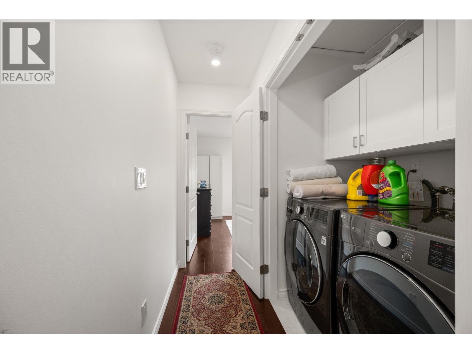 262 E 10TH STREET, North Vancouver