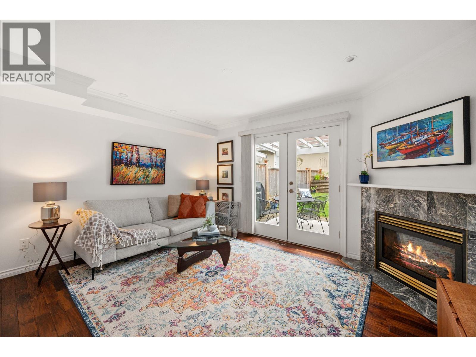 262 E 10TH STREET, North Vancouver