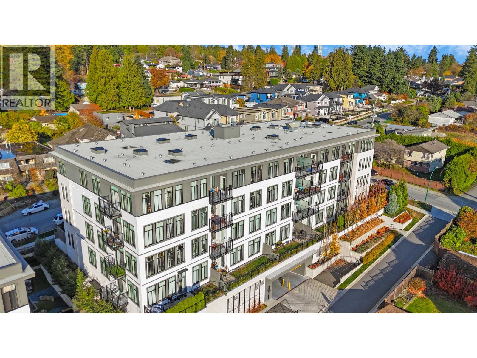 209 718 EDGAR AVENUE, Coquitlam